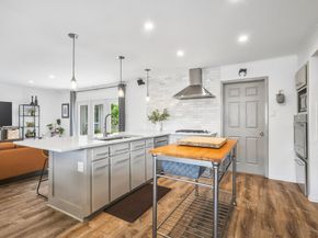 2206 Willowby Drive, Houston TX 77008