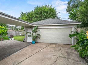 2206 Willowby Drive, Houston TX 77008