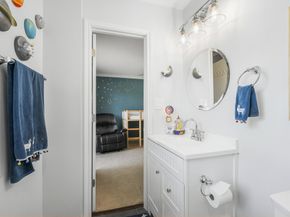 2206 Willowby Drive, Houston TX 77008