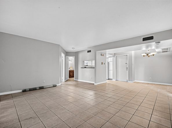 2814 S Bartell Drive 9, Houston TX 77054