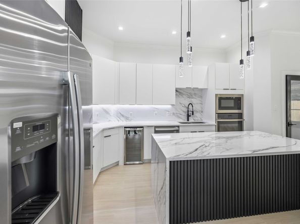 4210 New Orleans Street, Houston TX 77020
