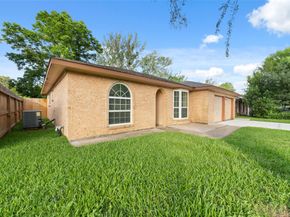 12207 Plumpoint Drive, Houston TX 77099