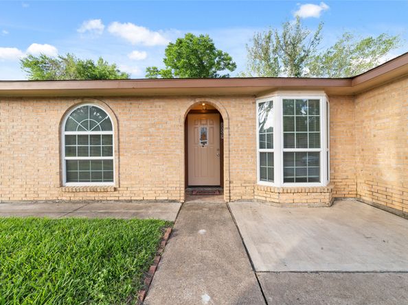 12207 Plumpoint Drive, Houston TX 77099