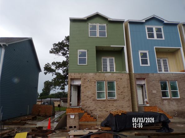 3232 Creekmont Dr, Houston TX 77091
