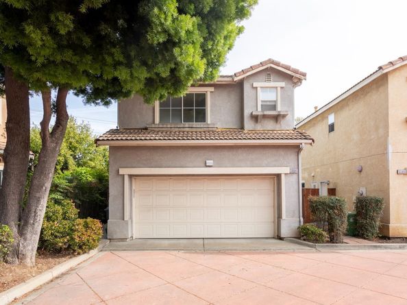 33004 Calle la Mirada Common, Union City CA 94587