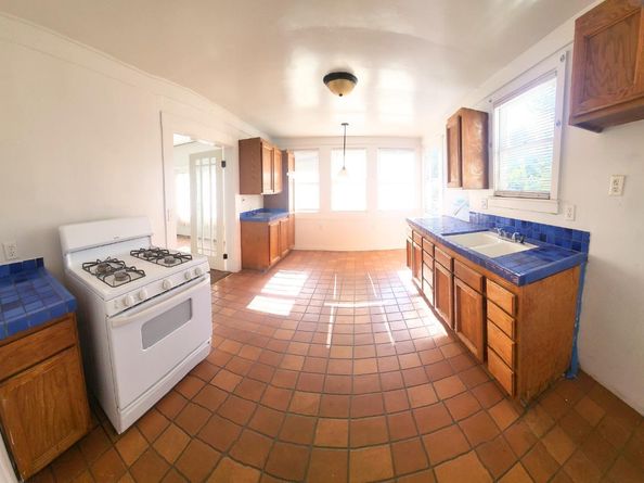 389 Euclid Avenue, Oakland CA 94610