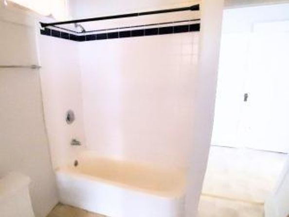 389 Euclid Avenue, Oakland CA 94610