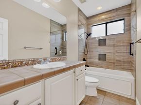 13933 Ashton Woods CIR 71, Austin TX 78727