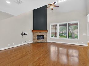 13933 Ashton Woods CIR 71, Austin TX 78727
