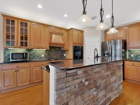 13933 Ashton Woods CIR 71, Austin TX 78727