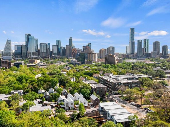 900 S 2nd ST 22, Austin TX 78704