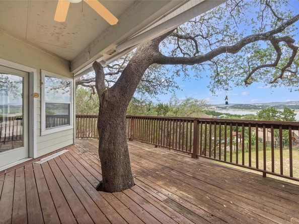 18952 Peckham DR, Point Venture TX 78645