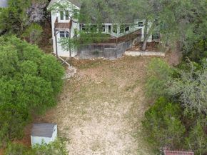 18952 Peckham DR, Point Venture TX 78645