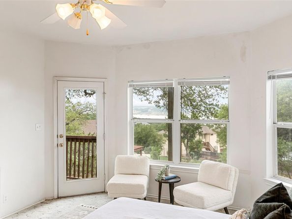18952 Peckham DR, Point Venture TX 78645