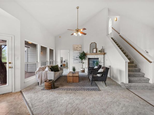 18952 Peckham DR, Point Venture TX 78645
