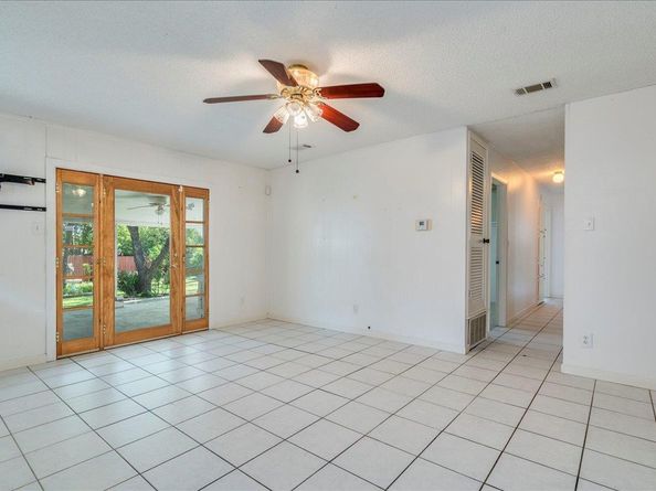 1433 Salem Meadow CIR, Austin TX 78745