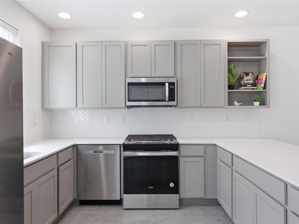 814 N Bluff DR 74, Austin TX 78745