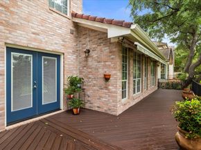 37 Waterfall DR, The Hills TX 78738