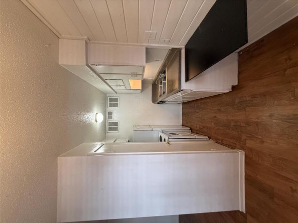 2704 Salado ST 106, Austin TX 78705