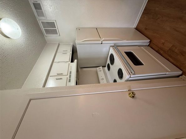 2704 Salado ST 106, Austin TX 78705