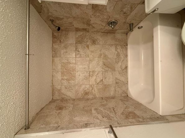 2704 Salado ST 106, Austin TX 78705