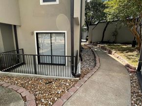 935 La Posada DR 145, Austin TX 78752