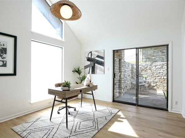 302 Seawind ST, Lakeway TX 78734