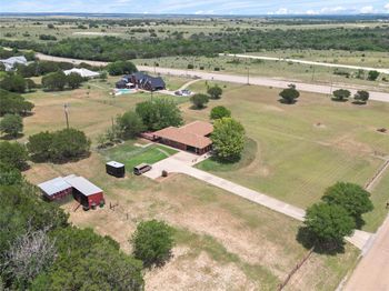 532 Whispering Oaks DR