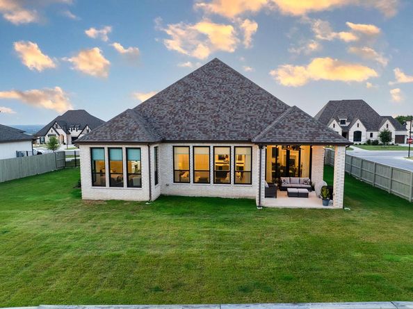 201 Roseleaf CT, Liberty Hill TX 78642