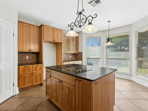 6805 Breezy PASS, Austin TX 78749