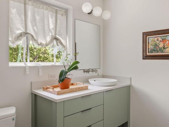 2211 Canterbury ST, Austin TX 78702