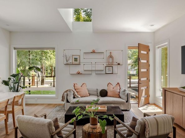 2211 Canterbury ST, Austin TX 78702