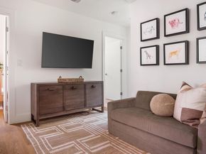 2211 Canterbury ST, Austin TX 78702