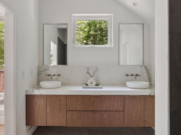 2211 Canterbury ST, Austin TX 78702