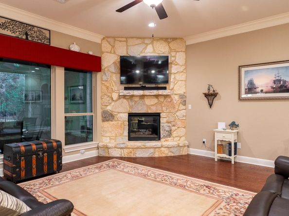 804 Laughing Dog CT, Leander TX 78641