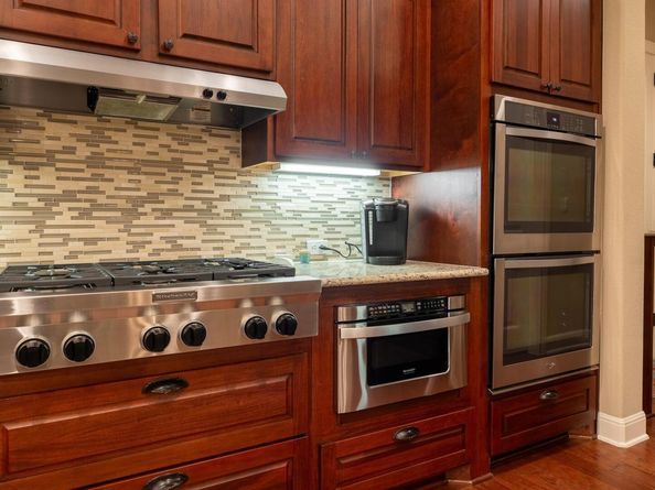 804 Laughing Dog CT, Leander TX 78641