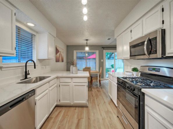 615 Twin Oak TRL, Cedar Park TX 78613
