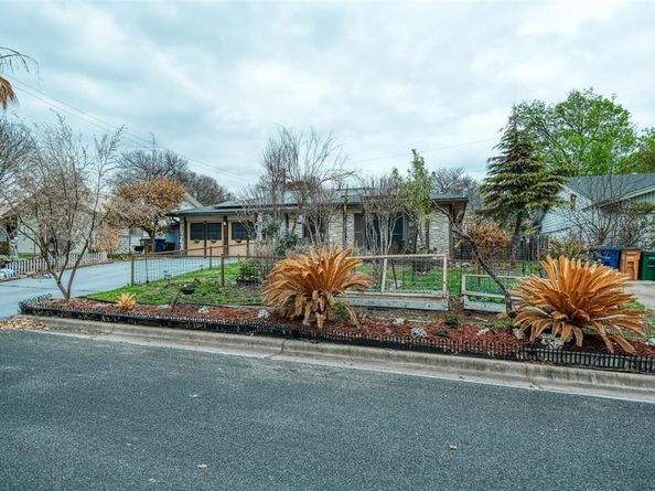 2704 Clarkdale LN, Austin TX 78757