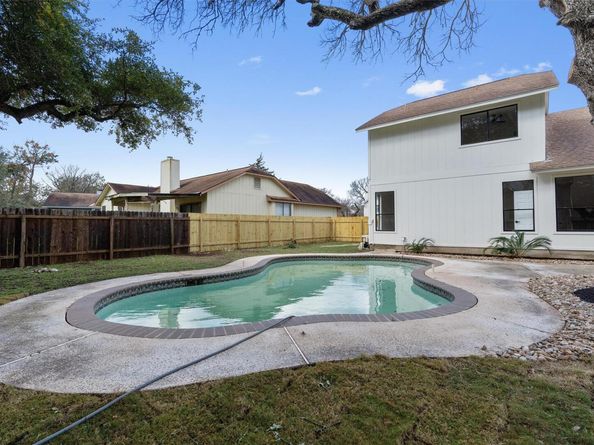 7401 Whistlestop DR, Austin TX 78749