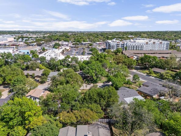 8604 Primrose LN, Austin TX 78757