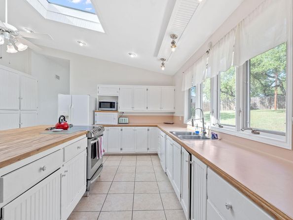 8705 S View RD, Austin TX 78737