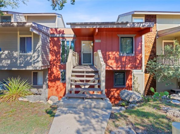 111 Comanche PT, Point Venture TX 78645