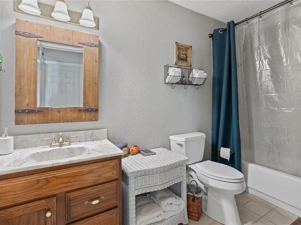111 Comanche PT, Point Venture TX 78645