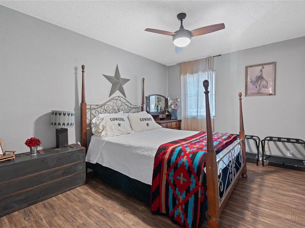 111 Comanche PT, Point Venture TX 78645