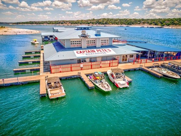 111 Comanche PT, Point Venture TX 78645