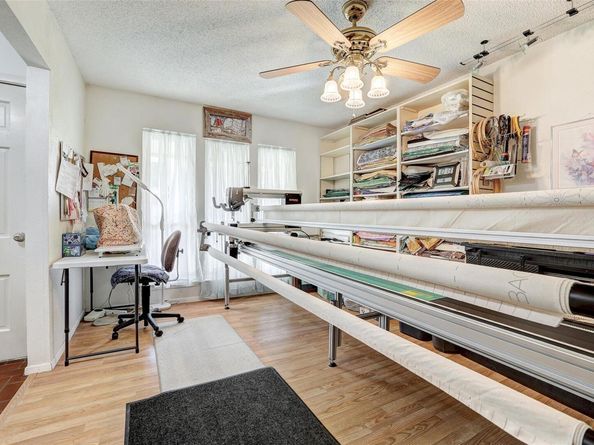 7210 Meadowood DR, Austin TX 78723