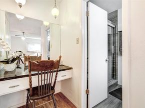 7210 Meadowood DR, Austin TX 78723