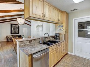 7210 Meadowood DR, Austin TX 78723