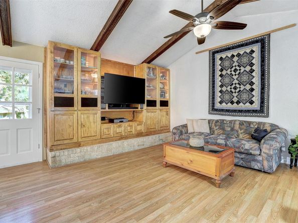 7210 Meadowood DR, Austin TX 78723