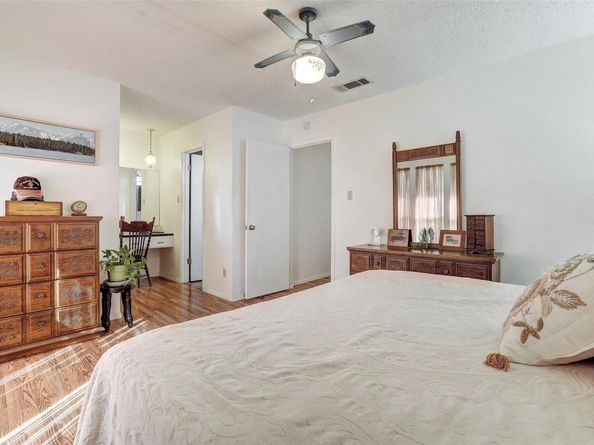 7210 Meadowood DR, Austin TX 78723